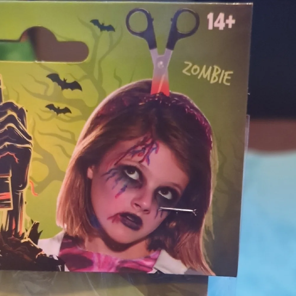 HEADBAND with SCISSORS Creepy/Scary Headband (Plastic) OS NWT